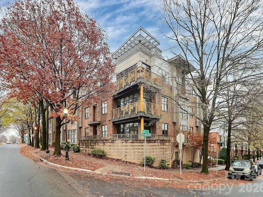 712 Davidson Street, Charlotte, NC 28202.  MLS# CAR4402173, YatesRealty ID 16070. Corner View