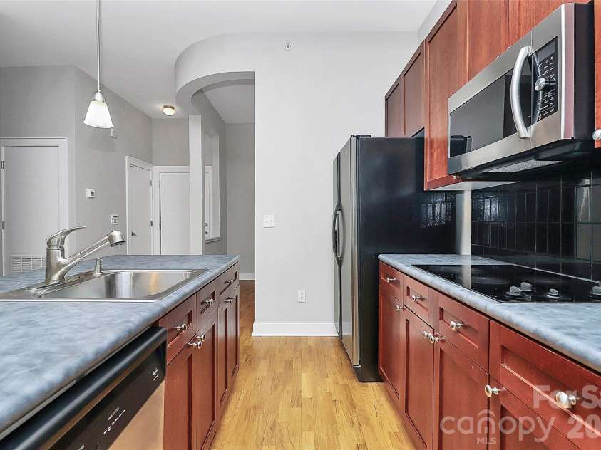 712 Davidson Street, Charlotte, NC 28202.  MLS# CAR4402173, YatesRealty ID 16070. Kitchen