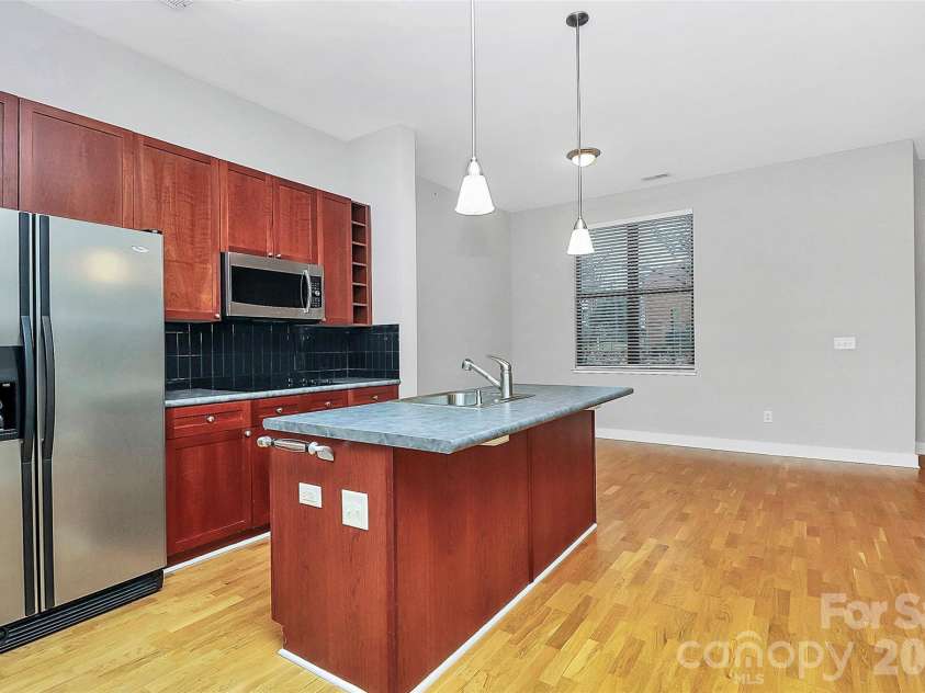 712 Davidson Street, Charlotte, NC 28202.  MLS# CAR4402173, YatesRealty ID 16070. Kitchen