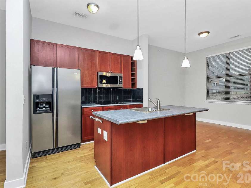 712 Davidson Street, Charlotte, NC 28202.  MLS# CAR4402173, YatesRealty ID 16070. Kitchen and Breakfast Area View