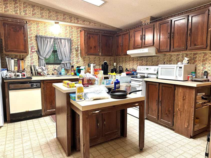 98 Long Pine Drive, Mills River, NC 28759.  MLS# CAR4264413, YatesRealty ID 16070. 