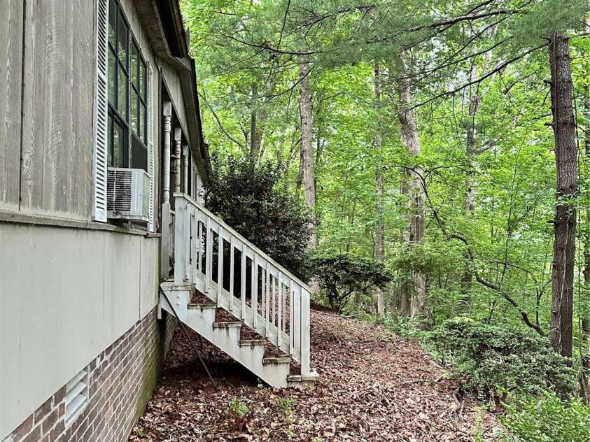 98 Long Pine Drive, Mills River, NC 28759.  MLS# CAR4264413, YatesRealty ID 16070. 