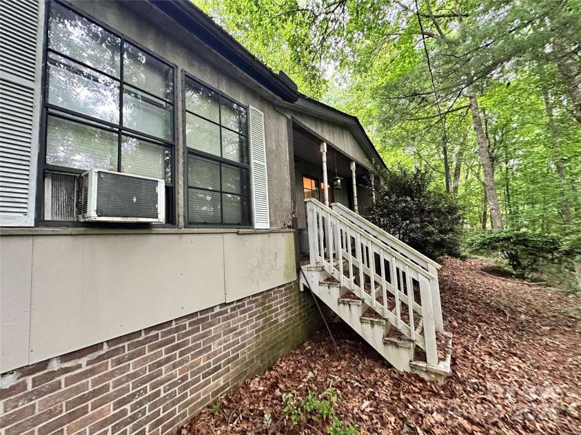 98 Long Pine Drive, Mills River, NC 28759.  MLS# CAR4264413, YatesRealty ID 16070. 
