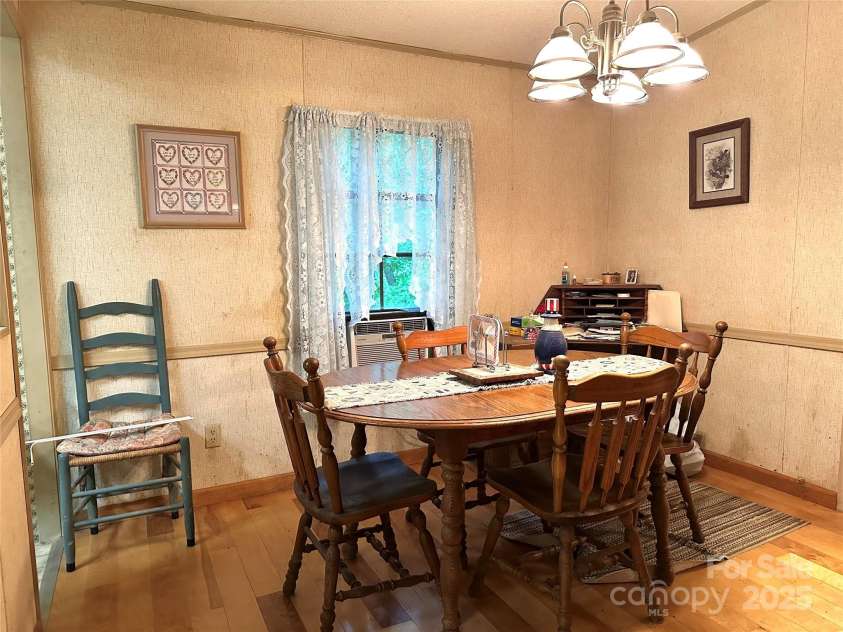 98 Long Pine Drive, Mills River, NC 28759.  MLS# CAR4264413, YatesRealty ID 16070. Dining