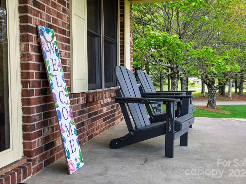 184 Buff Ridge Road, Boone, NC 28607.  MLS# CAR4301636, YatesRealty ID 16071. W.E.L.C.O.M.E