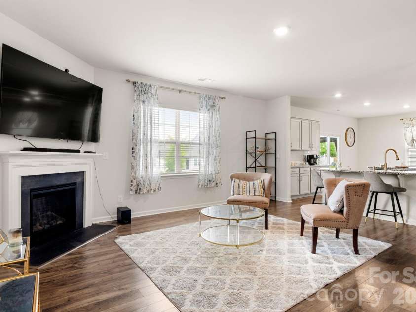 9142 Mackinaw Drive, Gastonia, NC 28056.  MLS# CAR4326705, YatesRealty ID 16071. 