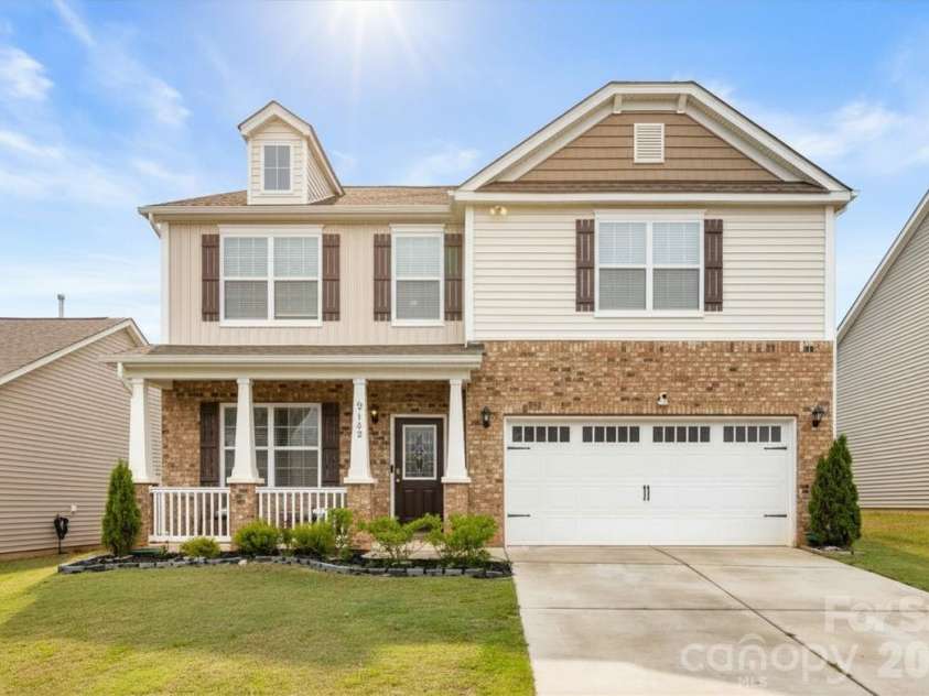 9142 Mackinaw Drive, Gastonia, NC 28056.  MLS# CAR4326705, YatesRealty ID 16071. 