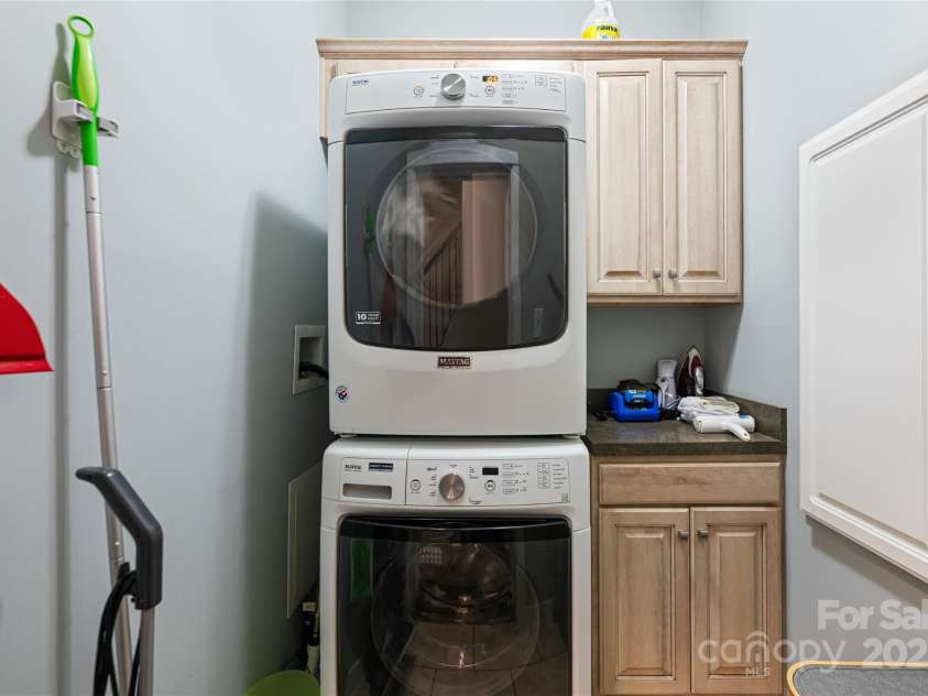 123 Arline Henry Way, Asheville, NC 28806.  MLS# CAR4232266, YatesRealty ID 16072. 