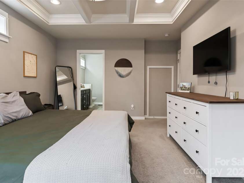 123 Arline Henry Way, Asheville, NC 28806.  MLS# CAR4232266, YatesRealty ID 16072. 