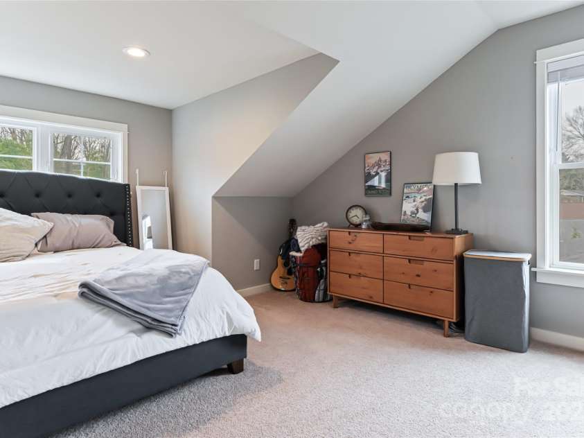 123 Arline Henry Way, Asheville, NC 28806.  MLS# CAR4232266, YatesRealty ID 16072. 