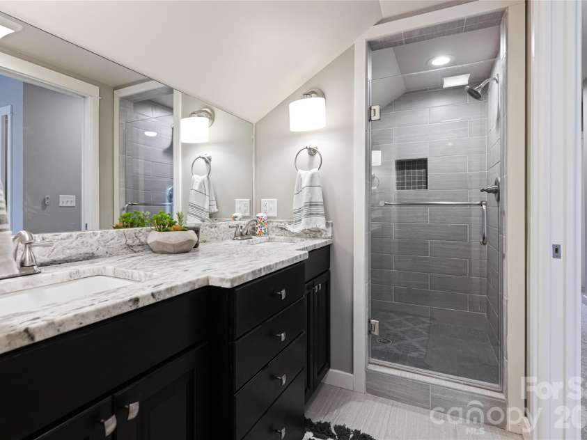 123 Arline Henry Way, Asheville, NC 28806.  MLS# CAR4232266, YatesRealty ID 16072. 