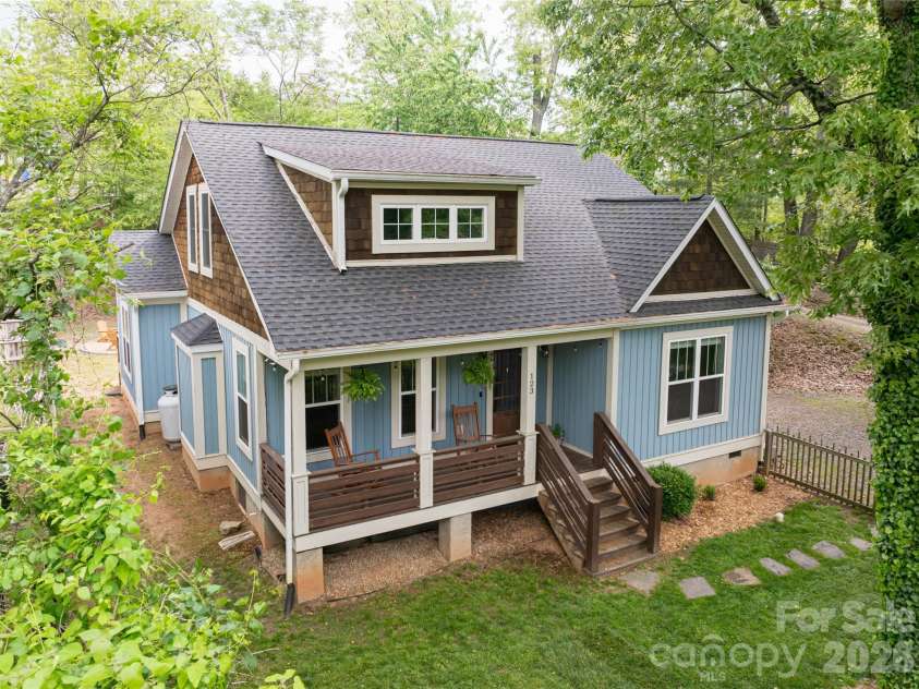 123 Arline Henry Way, Asheville, NC 28806.  MLS# CAR4232266, YatesRealty ID 16072. 