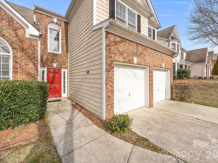 3203 Arklow Road, Charlotte, NC 28269.  MLS# CAR4350253, YatesRealty ID 16073. 