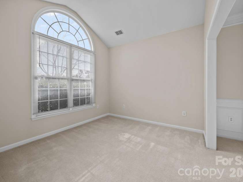 3203 Arklow Road, Charlotte, NC 28269.  MLS# CAR4350253, YatesRealty ID 16073. 