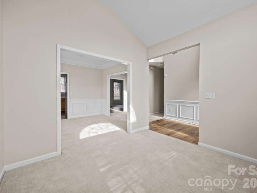 3203 Arklow Road, Charlotte, NC 28269.  MLS# CAR4350253, YatesRealty ID 16073. 