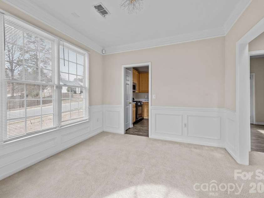 3203 Arklow Road, Charlotte, NC 28269.  MLS# CAR4350253, YatesRealty ID 16073. 