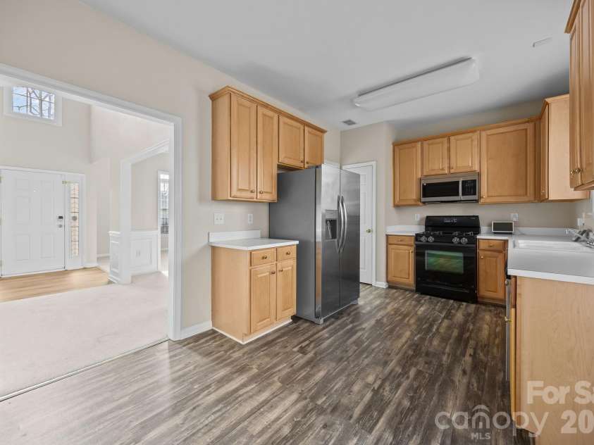 3203 Arklow Road, Charlotte, NC 28269.  MLS# CAR4350253, YatesRealty ID 16073. 