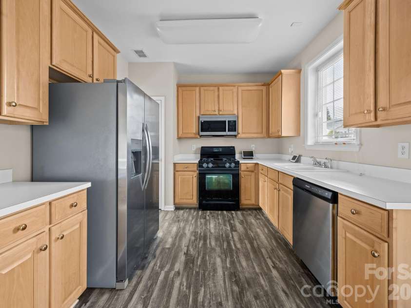 3203 Arklow Road, Charlotte, NC 28269.  MLS# CAR4350253, YatesRealty ID 16073. 