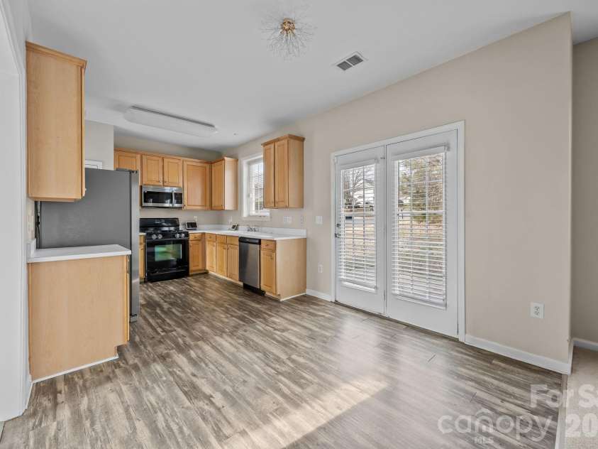 3203 Arklow Road, Charlotte, NC 28269.  MLS# CAR4350253, YatesRealty ID 16073. 