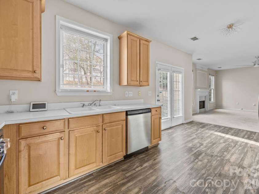 3203 Arklow Road, Charlotte, NC 28269.  MLS# CAR4350253, YatesRealty ID 16073. 