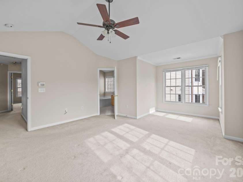 3203 Arklow Road, Charlotte, NC 28269.  MLS# CAR4350253, YatesRealty ID 16073. 
