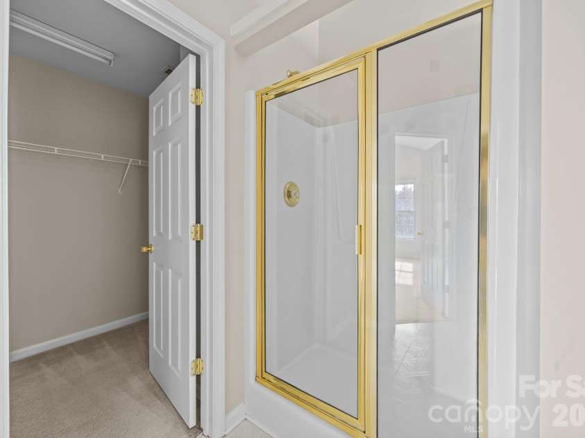 3203 Arklow Road, Charlotte, NC 28269.  MLS# CAR4350253, YatesRealty ID 16073. 