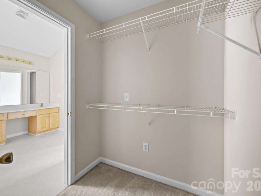 3203 Arklow Road, Charlotte, NC 28269.  MLS# CAR4350253, YatesRealty ID 16073. 