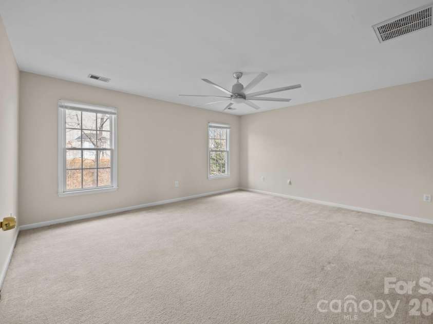 3203 Arklow Road, Charlotte, NC 28269.  MLS# CAR4350253, YatesRealty ID 16073. 