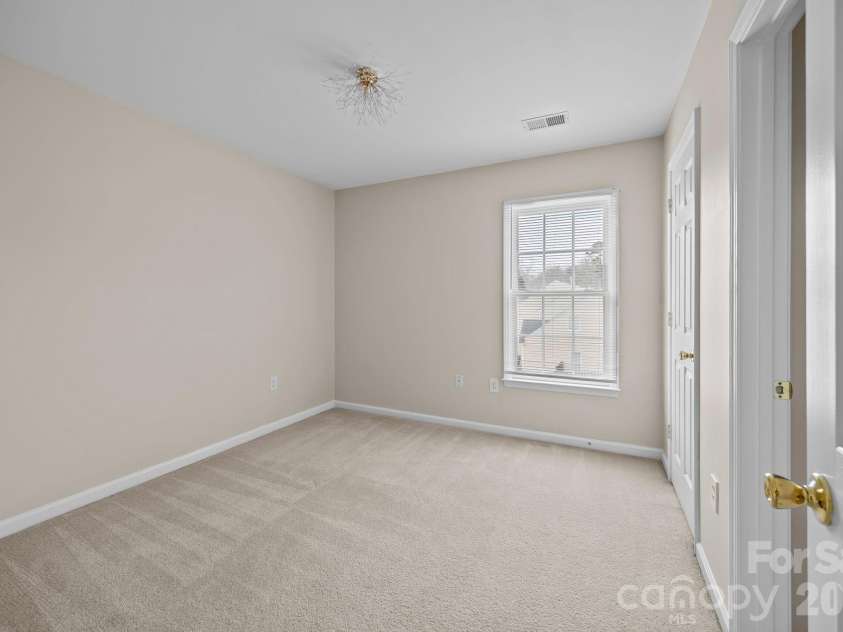 3203 Arklow Road, Charlotte, NC 28269.  MLS# CAR4350253, YatesRealty ID 16073. 