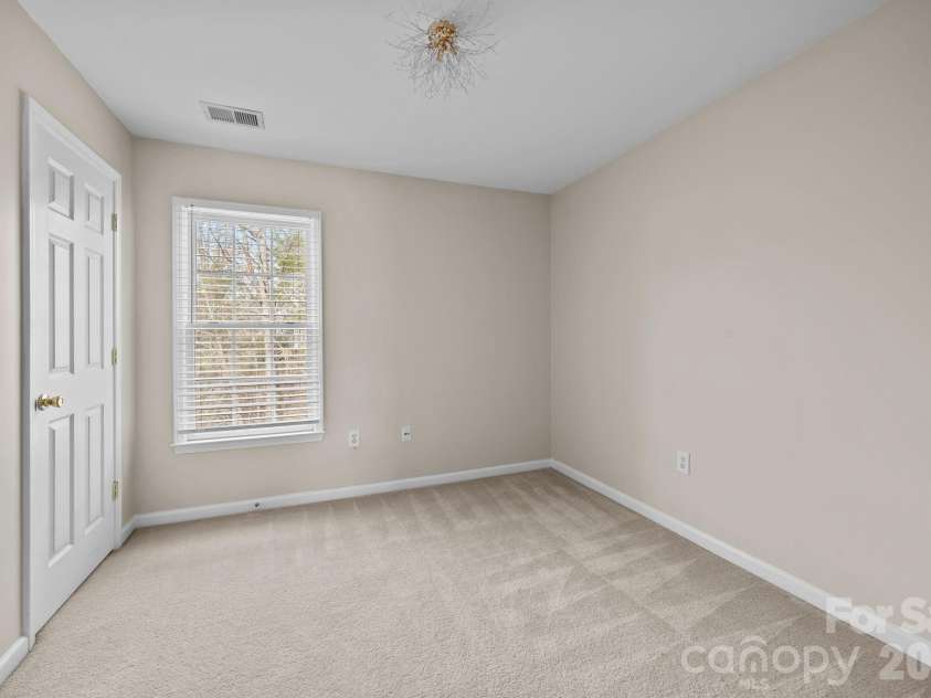 3203 Arklow Road, Charlotte, NC 28269.  MLS# CAR4350253, YatesRealty ID 16073. 
