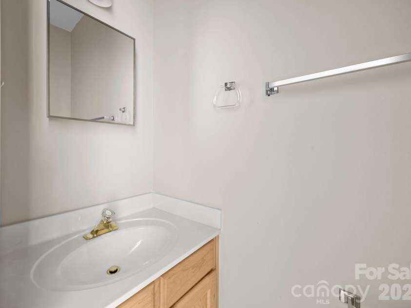 3203 Arklow Road, Charlotte, NC 28269.  MLS# CAR4350253, YatesRealty ID 16073. 