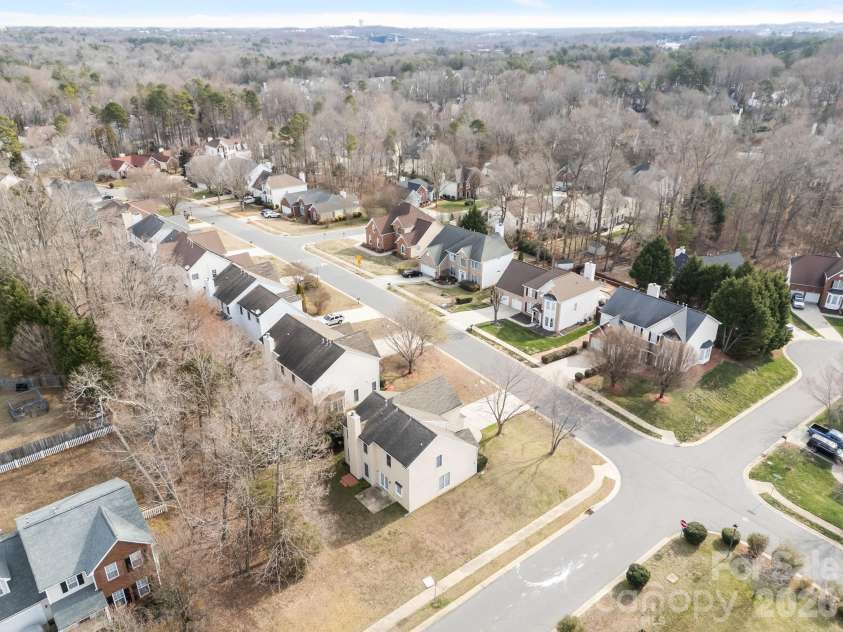 3203 Arklow Road, Charlotte, NC 28269.  MLS# CAR4350253, YatesRealty ID 16073. 