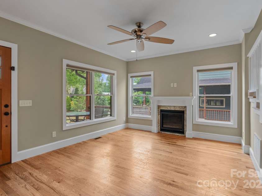 38 Unadilla Alley, Asheville, NC 28803.  MLS# CAR4255219, YatesRealty ID 16073. 