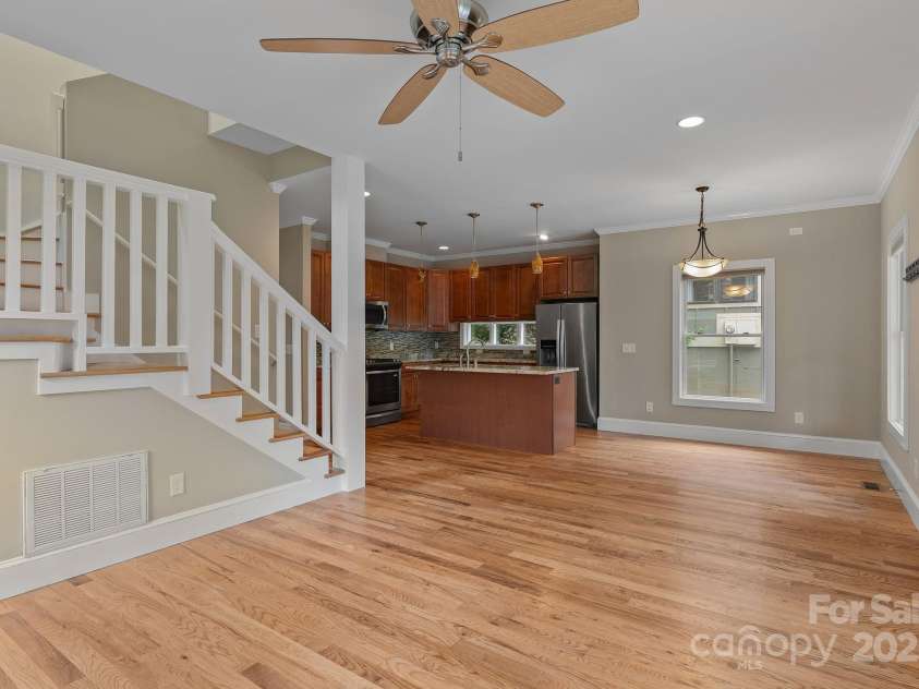 38 Unadilla Alley, Asheville, NC 28803.  MLS# CAR4255219, YatesRealty ID 16073. 