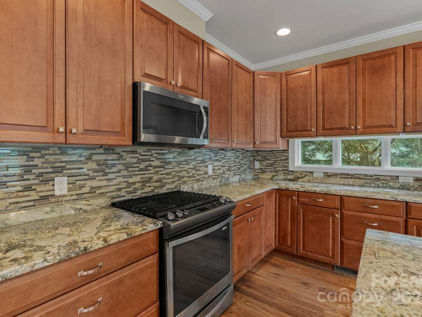 38 Unadilla Alley, Asheville, NC 28803.  MLS# CAR4255219, YatesRealty ID 16073. 