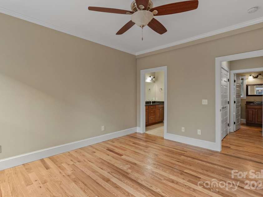 38 Unadilla Alley, Asheville, NC 28803.  MLS# CAR4255219, YatesRealty ID 16073. 