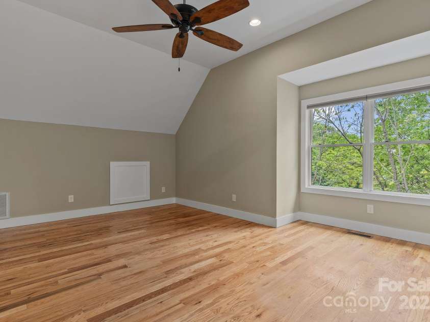 38 Unadilla Alley, Asheville, NC 28803.  MLS# CAR4255219, YatesRealty ID 16073. 