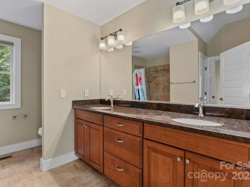 38 Unadilla Alley, Asheville, NC 28803.  MLS# CAR4255219, YatesRealty ID 16073. 