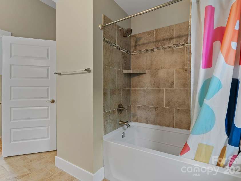 38 Unadilla Alley, Asheville, NC 28803.  MLS# CAR4255219, YatesRealty ID 16073. 