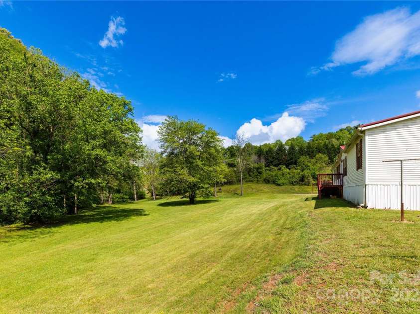 283 Grandview Drive, Marshall, NC 28753.  MLS# CAR4256159, YatesRealty ID 16074. 