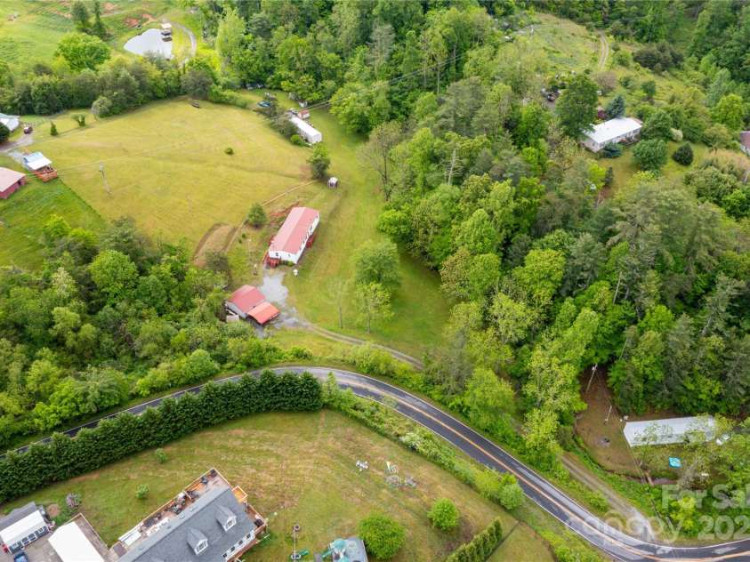 283 Grandview Drive, Marshall, NC 28753.  MLS# CAR4256159, YatesRealty ID 16074. 