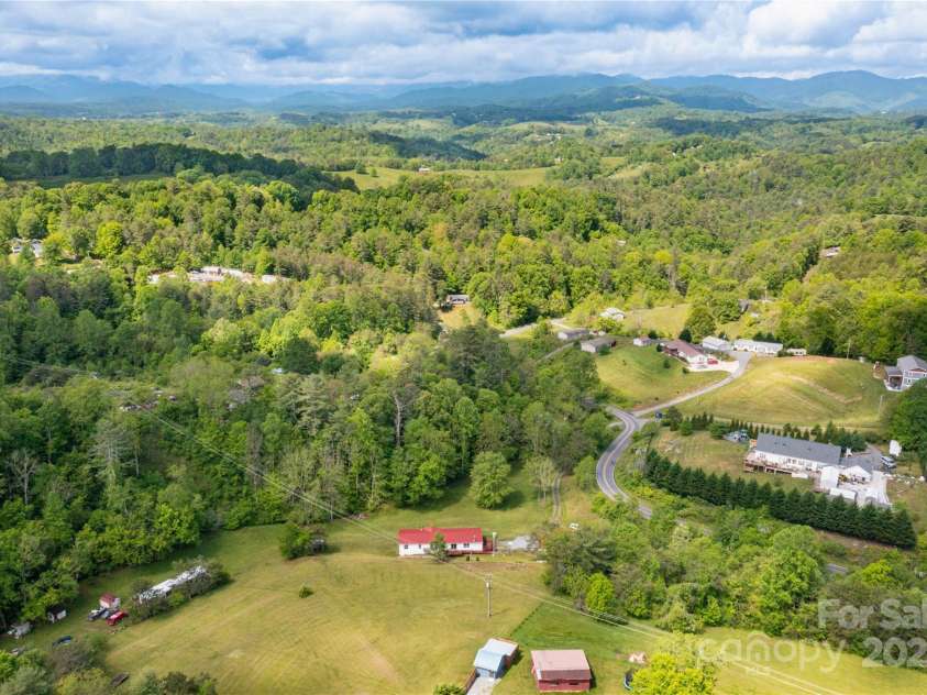 283 Grandview Drive, Marshall, NC 28753.  MLS# CAR4256159, YatesRealty ID 16074. 