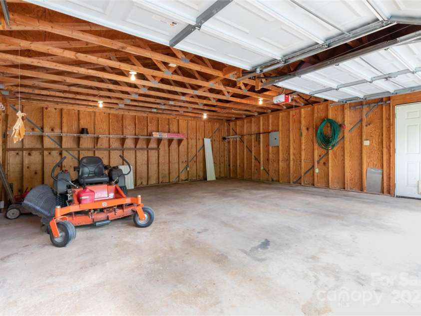 283 Grandview Drive, Marshall, NC 28753.  MLS# CAR4256159, YatesRealty ID 16074. Garage