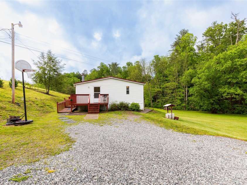 283 Grandview Drive, Marshall, NC 28753.  MLS# CAR4256159, YatesRealty ID 16074. Spacious gravel driveway