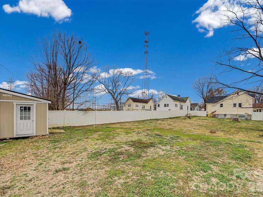 59 Cedar Street, Salisbury, NC 28144.  MLS# CAR4349021, YatesRealty ID 16074. 