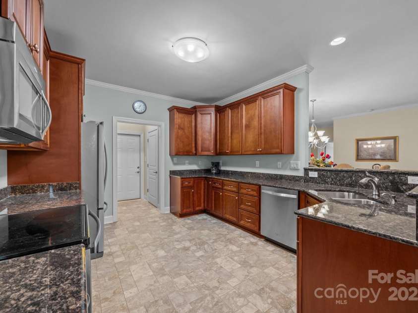 422 Drake Lane, Salisbury, NC 28146.  MLS# CAR4259002, YatesRealty ID 16075. 