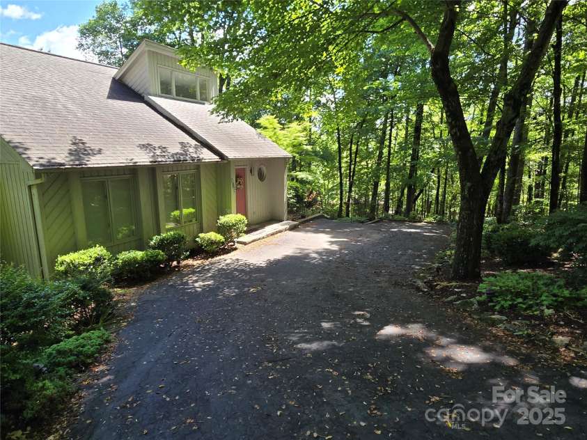124 Cardinal Road, Lake Lure, NC 28746.  MLS# CAR4246806, YatesRealty ID 16077. 