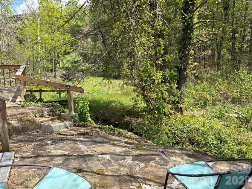 524 Clear Creek Road, Burnsville, NC 28714.  MLS# CAR4306870, YatesRealty ID 16079. 