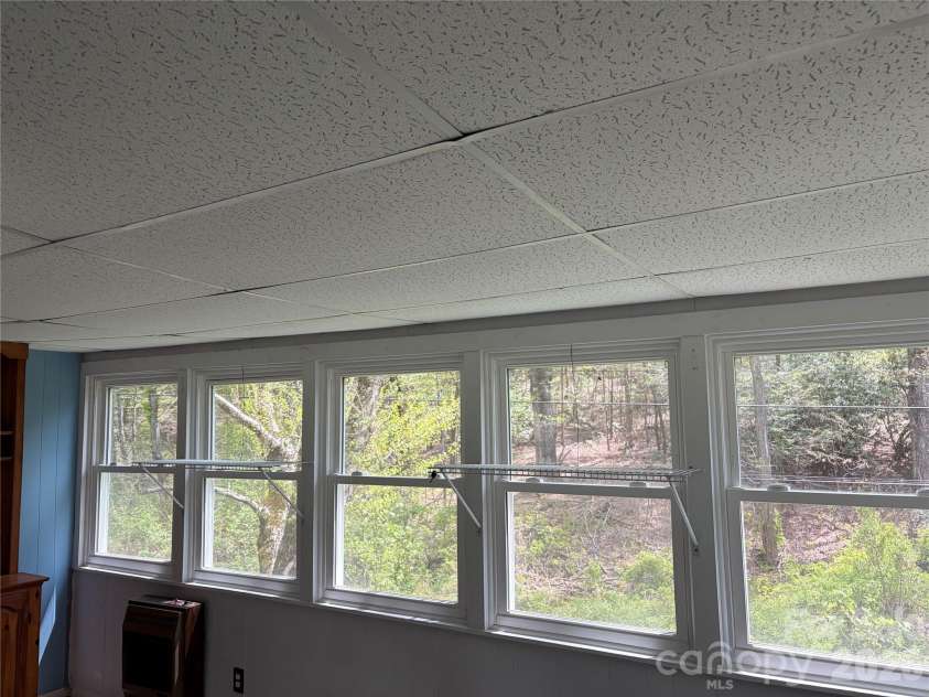 524 Clear Creek Road, Burnsville, NC 28714.  MLS# CAR4306870, YatesRealty ID 16079. 