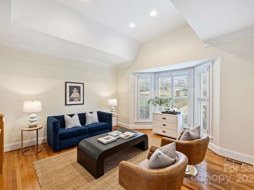 8000 Greencastle Drive, Charlotte, NC 28210.  MLS# CAR4223017, YatesRealty ID 16081. Formal Living Room - front bay window
